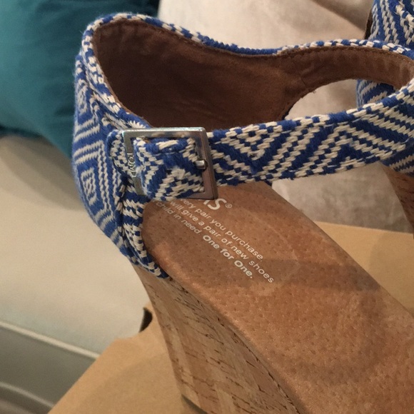 TOMS Strappy Wedge Ink Woven Diamond - Picture 4 of 7